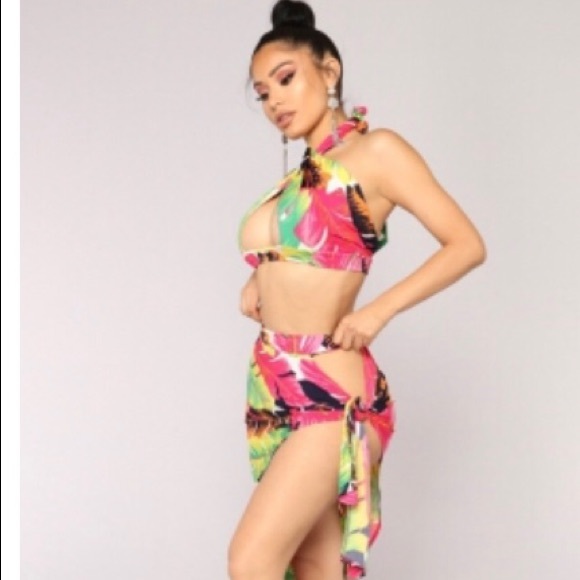 2 piece outfit ⭐️🌺💋☀️💕 - Picture 2 of 4